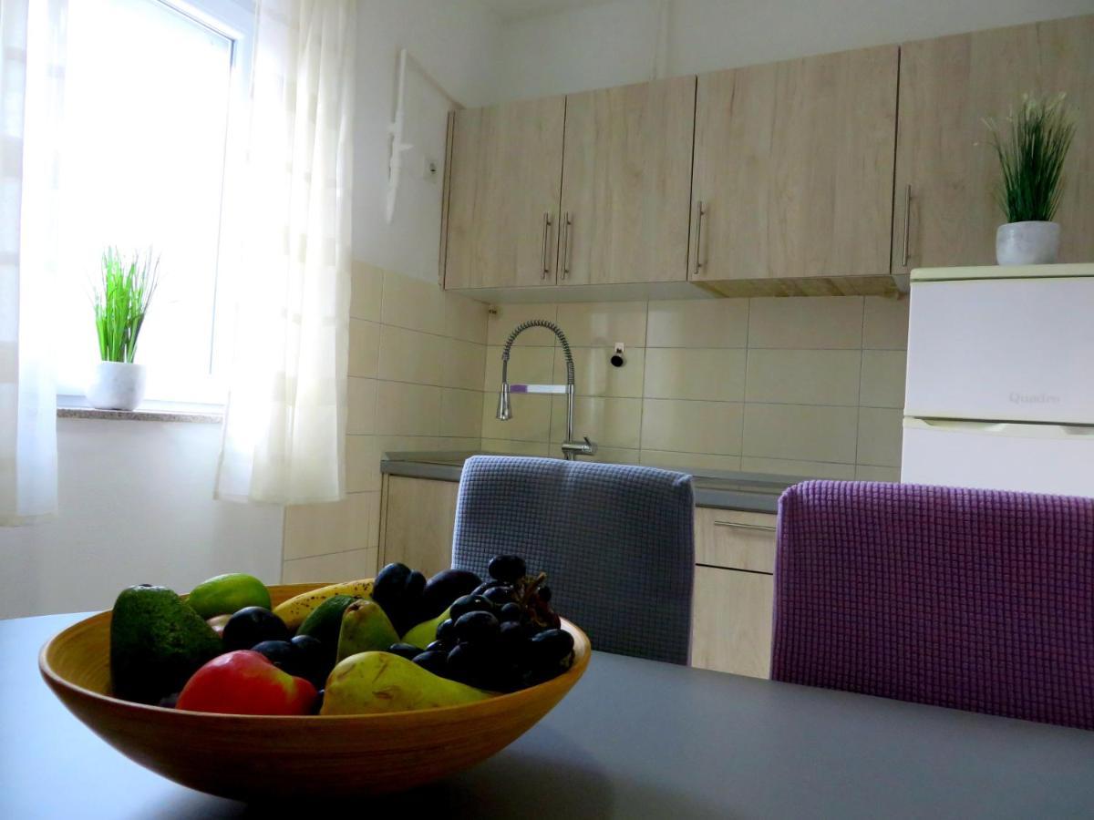 Beach Apartments Roza - The Garden Apartment Biograd Na Moru Exterior foto