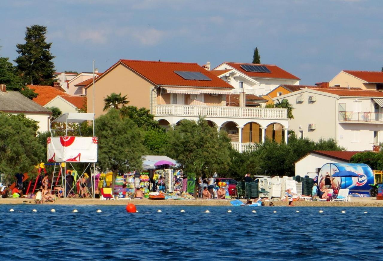 Beach Apartments Roza - The Garden Apartment Biograd Na Moru Exterior foto