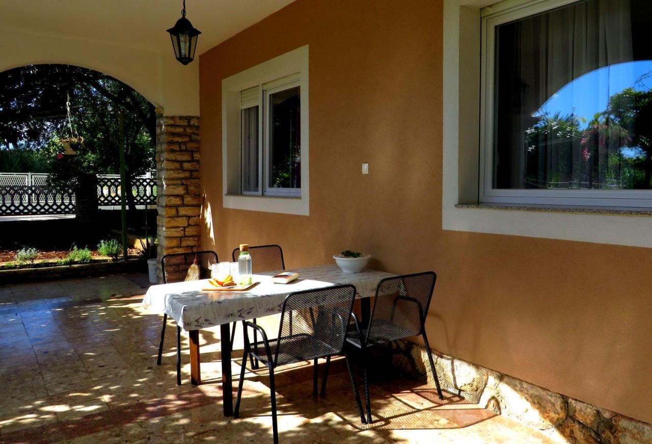 Beach Apartments Roza - The Garden Apartment Biograd Na Moru Exterior foto