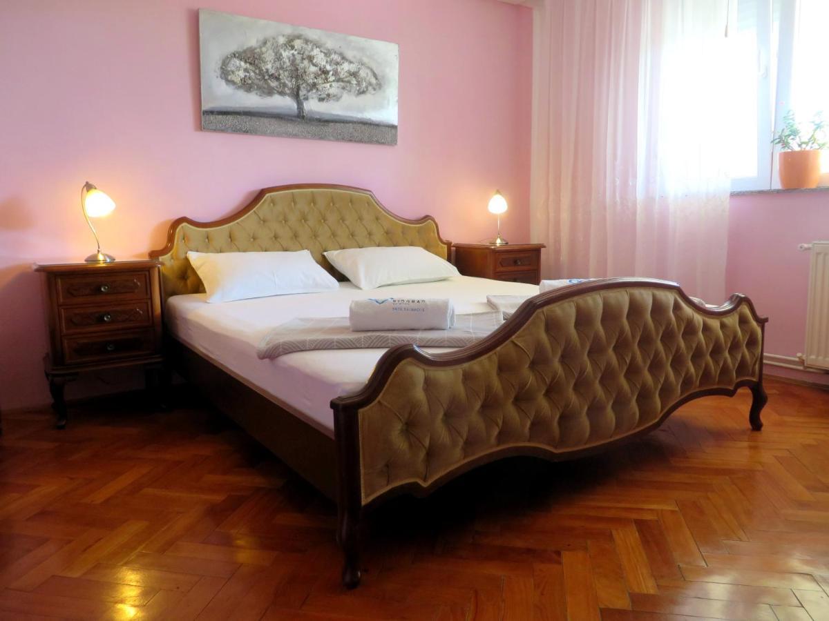 Beach Apartments Roza - The Garden Apartment Biograd Na Moru Exterior foto
