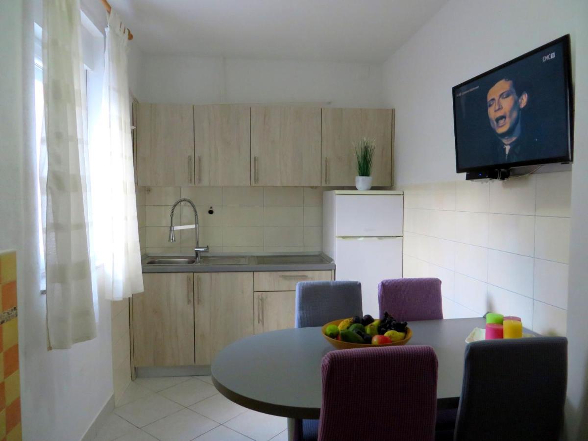 Beach Apartments Roza - The Garden Apartment Biograd Na Moru Exterior foto
